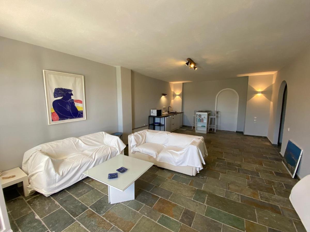 Retreat Villa By The Sea With Pool In Πόρτο Χέλι Εξωτερικό φωτογραφία