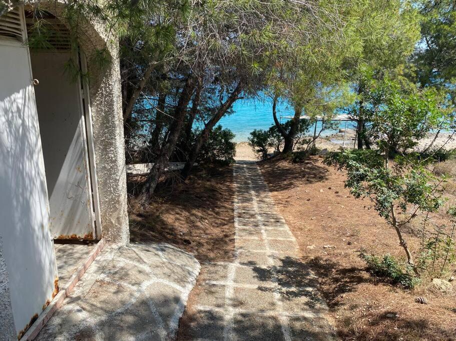 Retreat Villa By The Sea With Pool In Πόρτο Χέλι Εξωτερικό φωτογραφία