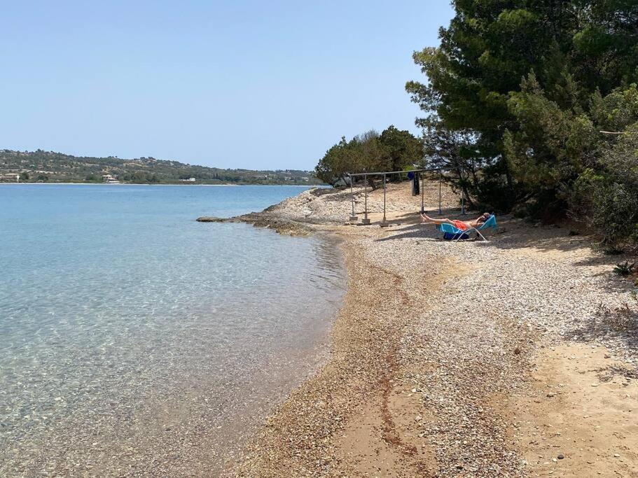 Retreat Villa By The Sea With Pool In Πόρτο Χέλι Εξωτερικό φωτογραφία