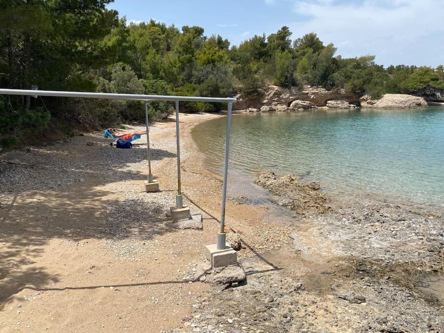 Retreat Villa By The Sea With Pool In Πόρτο Χέλι Εξωτερικό φωτογραφία