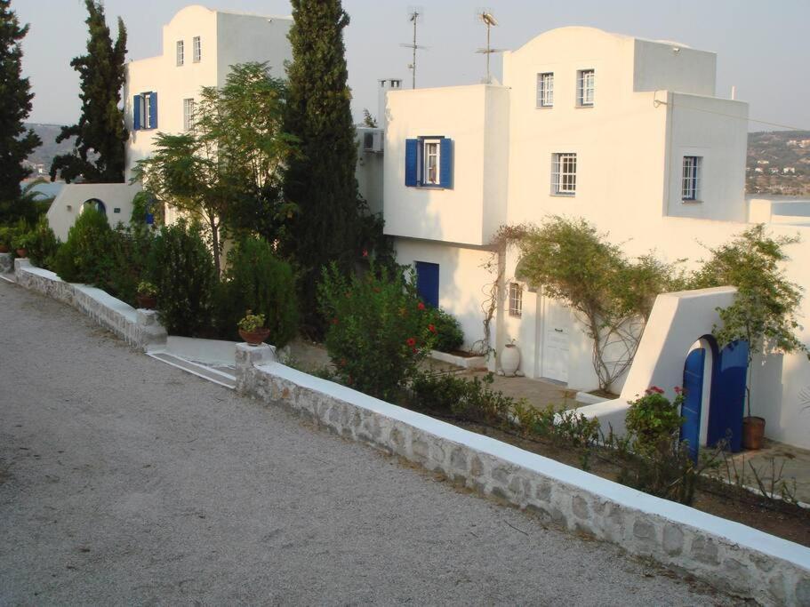 Retreat Villa By The Sea With Pool In Πόρτο Χέλι Εξωτερικό φωτογραφία